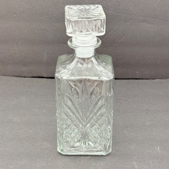 Vintage‎ Pressed Glass Decanter With Square Stopper 9.5” tall Y2K 90s Barware - Picture 3 of 9